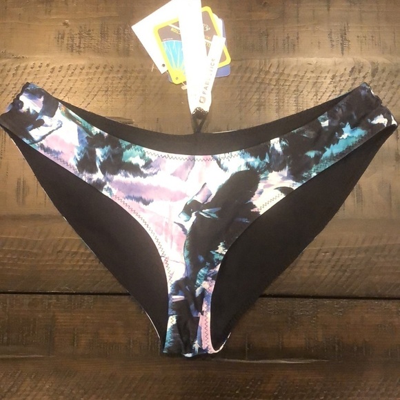 NWT Fabletics Olivia Reversible Bikini Swim Bottoms Monarch Print Sz S Swimwear - Picture 2 of 16